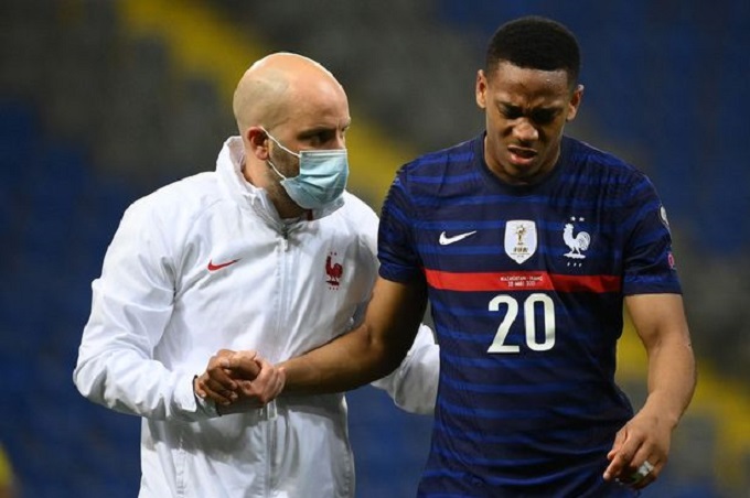 Martial lên tiếng sau khi dính chấn thương nặng ở tuyển Pháp - Ảnh 1