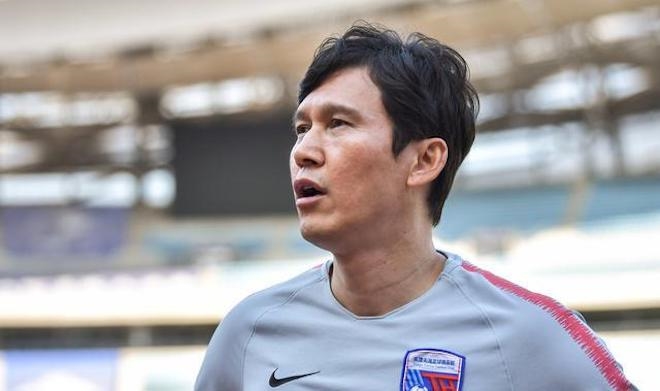 HLV Park Choong Kyun đến ‘xem giò’ các cầu thủ Hà Nội FC - Ảnh 1