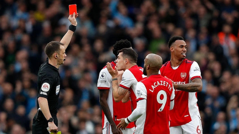 5 CLB nhận nhiều thẻ đỏ nhất lịch sử Premier League: Số 1 chuyên nói về đá đẹp - Ảnh 1