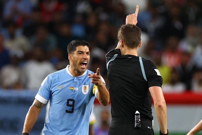 Luis Suarez cáo buộc FIFA chống lại Uruguay - Ảnh 1