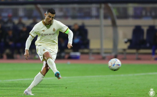 Al Nassr bất ngờ chỉ phải trả 10% lương cho Ronaldo - Ảnh 2