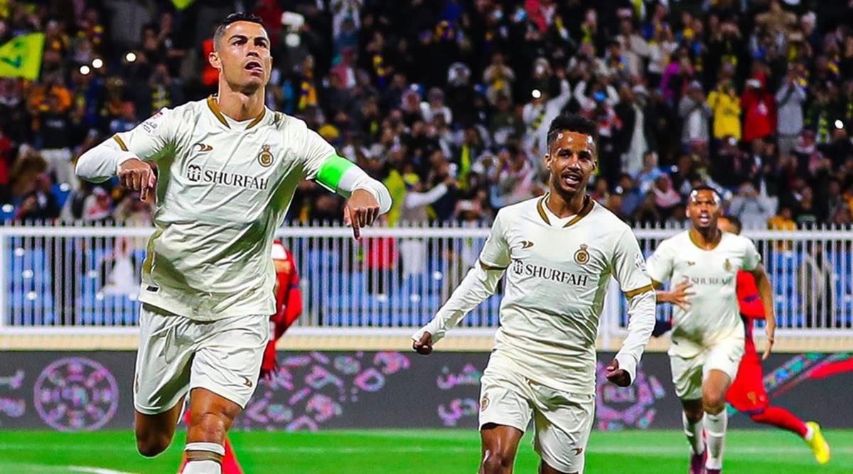 Ronaldo giúp Al Nassr vượt mặt đội bóng cũ Man United - Ảnh 2