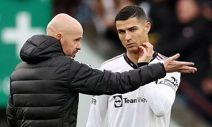 Ten Hag lần đầu hé lộ chuyện để Ronaldo ngồi dự bị - Ảnh 2