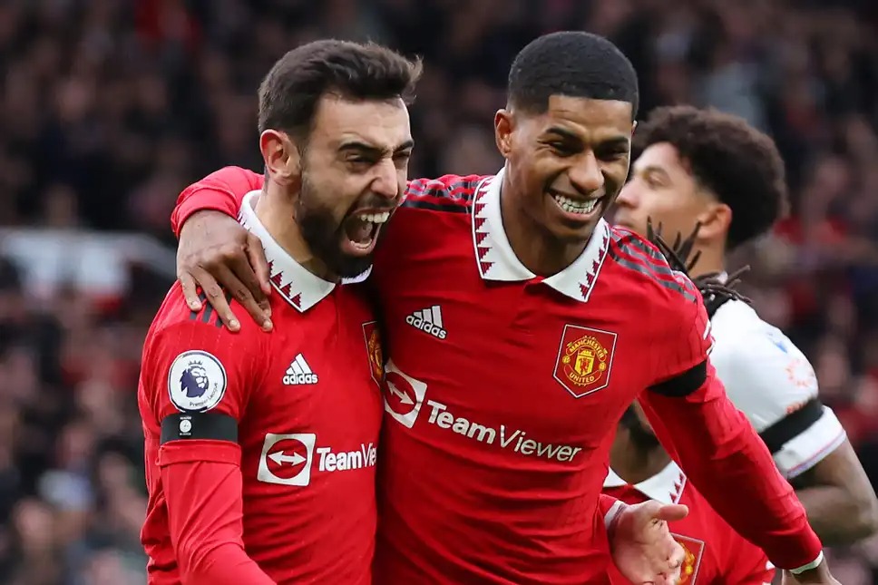 Bruno Fernandes bị các huyền thoại M.U sỉ nhục, Rashford nói gì? - Ảnh 1