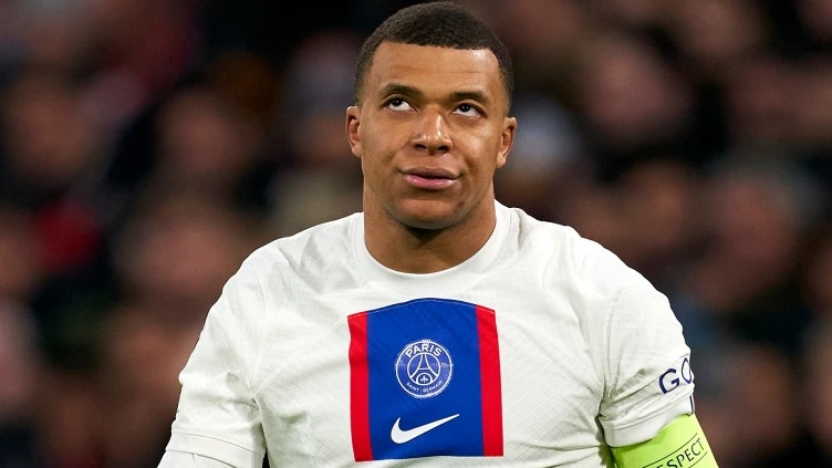 PSG bị loại sớm, Mbappe bất ngờ được hưởng lợi - Ảnh 1