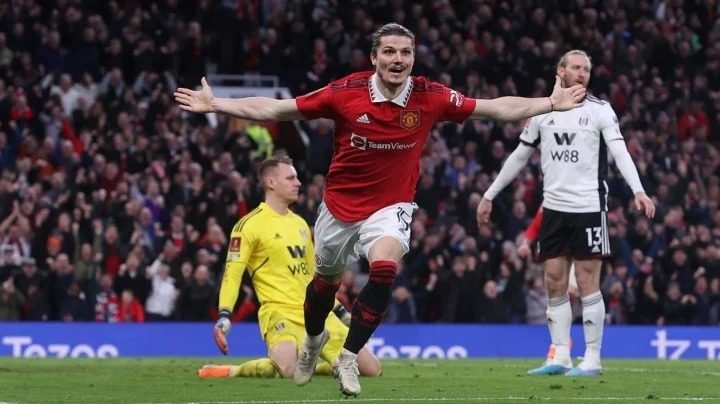Ngược dòng Fulham, Man United lập kỷ lục mới của bóng đá Anh - Ảnh 2