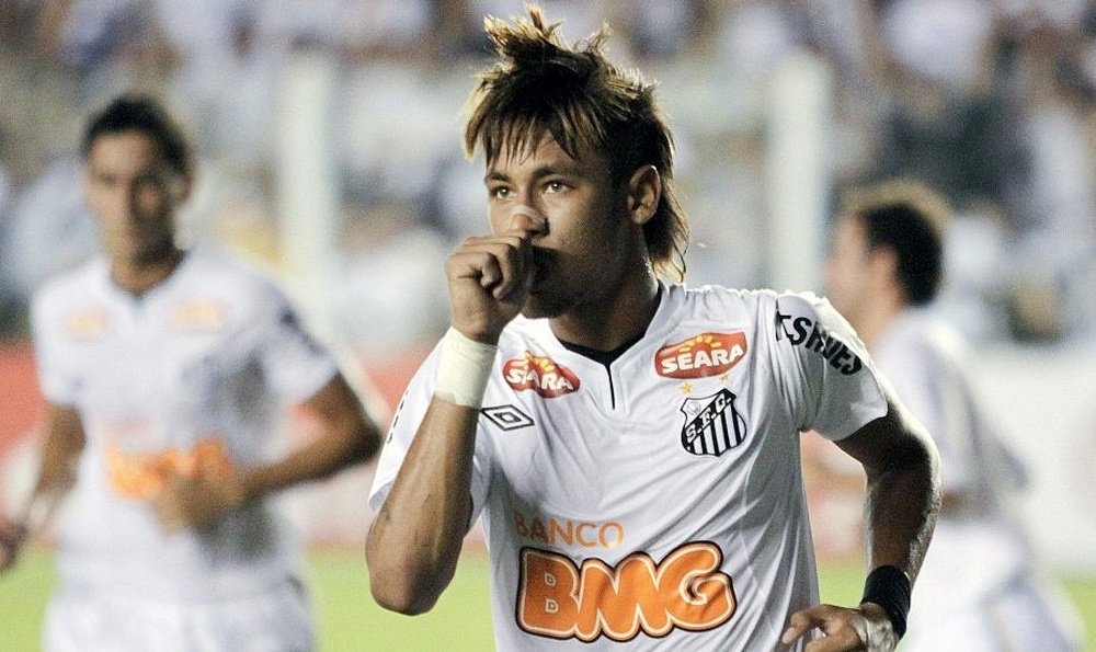 Chia tay gã nhà giàu PSG, Neymar chỉ ra bến đỗ mơ ước - Ảnh 1