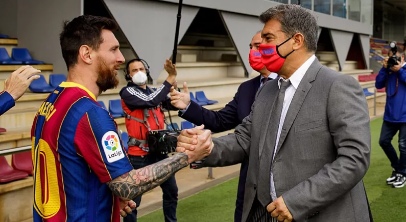 Barca vẫn còng lưng gánh khoản nợ tiền lương của Messi - Ảnh 1