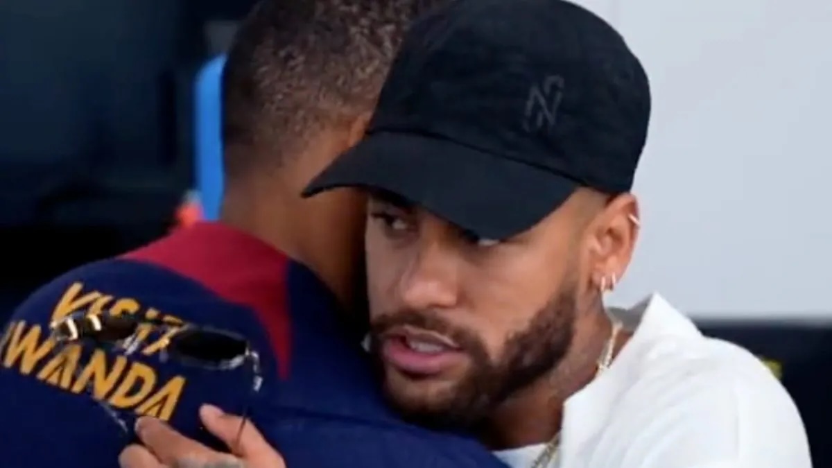 Neymar chia tay PSG, CĐV “soi ra” thái độ bất thường với Mbappe - Ảnh 2
