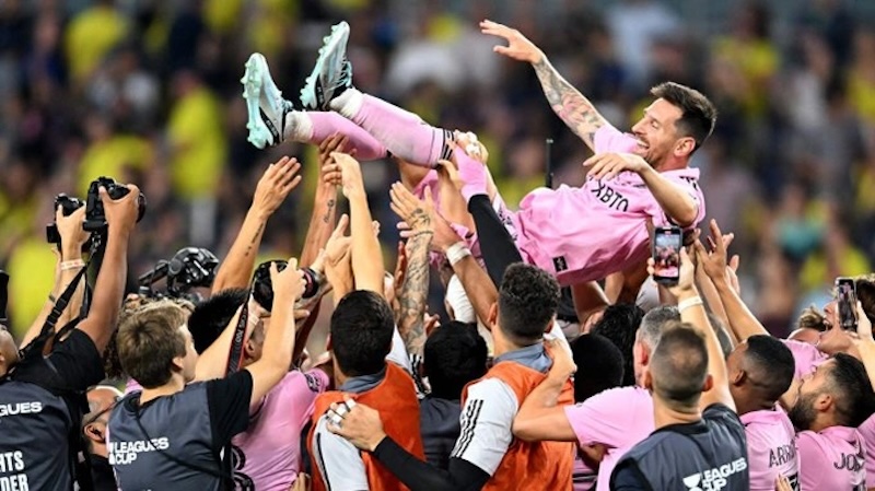 Vô địch trên đất Mỹ, Messi xô đổ kỷ lục vô tiền khoáng hậu - Ảnh 1