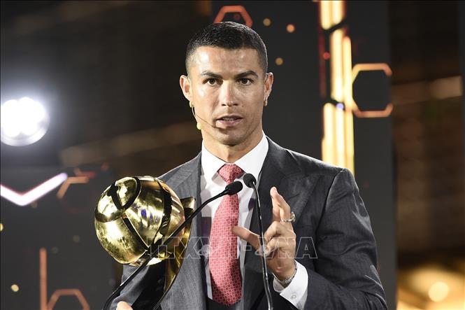 Ronaldo trở thành siêu sao bóng đá thứ 2 được đưa vào SGK - Ảnh 2