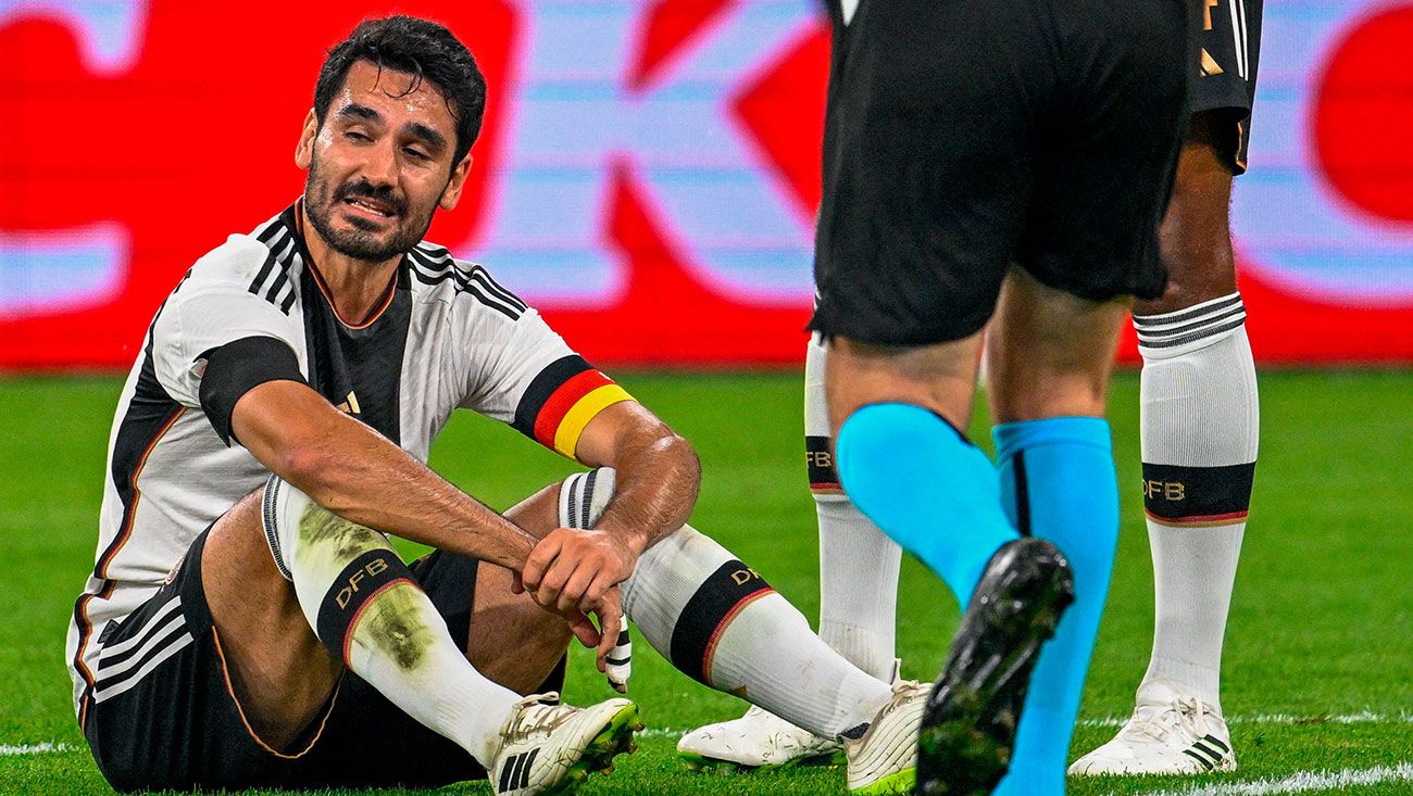 Sao Barca đau đến bật khóc rời sân, Xavi đứng ngồi không yên - Ảnh 2