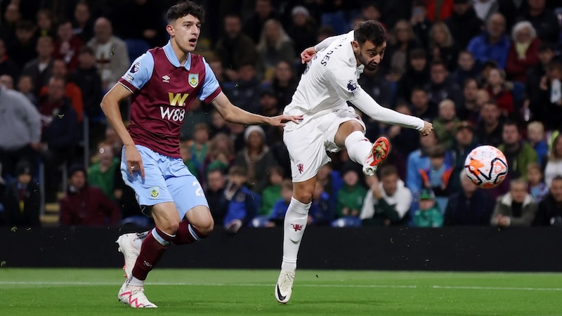 Thêm một sao Man United dính chấn thương ở trận đấu với Burnley - Ảnh 1