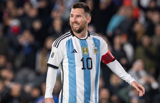 Messi đảm nhận vai trò mới không ai ngờ ở tuyển Argentina  - Ảnh 1