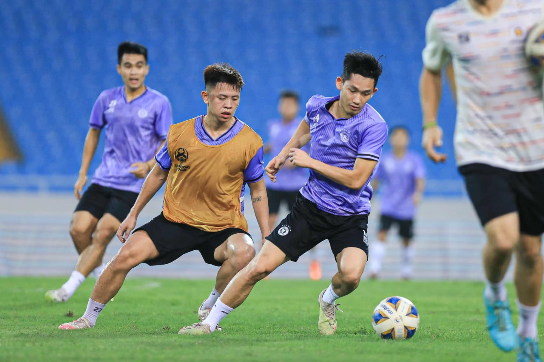 CLB Hà Nội vẫn sẽ cố gắng đá đẹp dù bị loại khỏi AFC Champions League - Ảnh 1