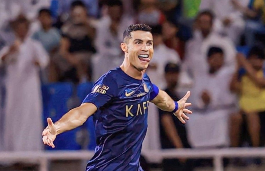 Ronaldo nổi giận với trọng tài dù Al Nassr thắng 3-1 - Ảnh 1