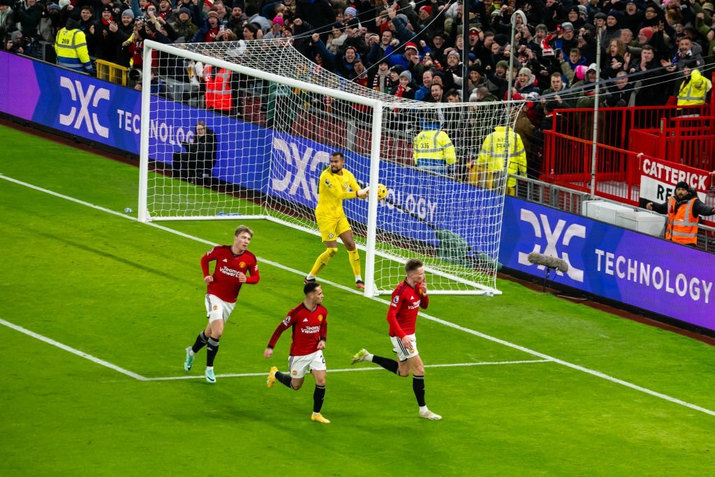 Scott McTominay bật mode “cứu thầy”, Man United xử đẹp Chelsea  - Ảnh 2