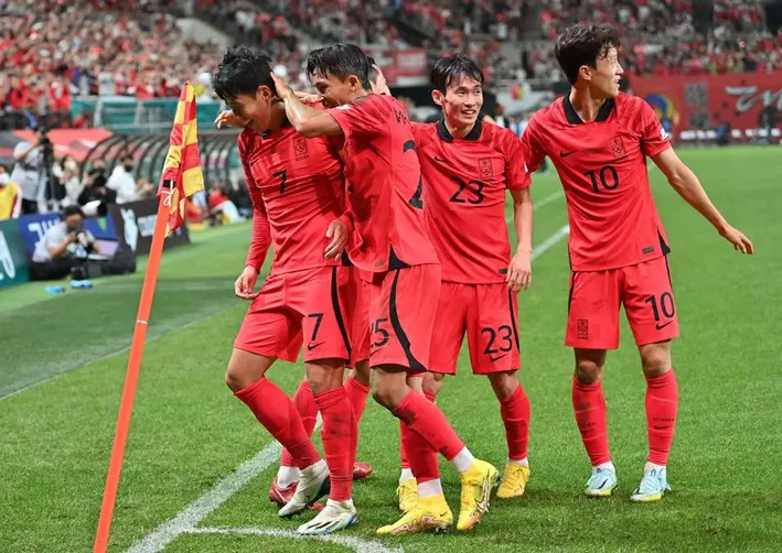 ĐT Hàn Quốc triệu tập đội hình khủng, đưa Son Heung Min, Lee Kang In, Kim Min Jae đến Asian Cup 2023 - Ảnh 1