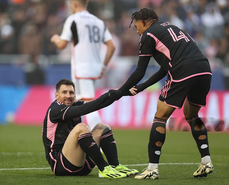Messi 'ngã chổng vó' trong thất bại bạc nhược của Inter Miami - Ảnh 1
