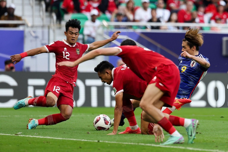 CĐV Indonesia đồng loạt 'cảm ơn' Kyrgyzstan sau khi vượt qua vòng bảng Asian Cup 2023 - Ảnh 1