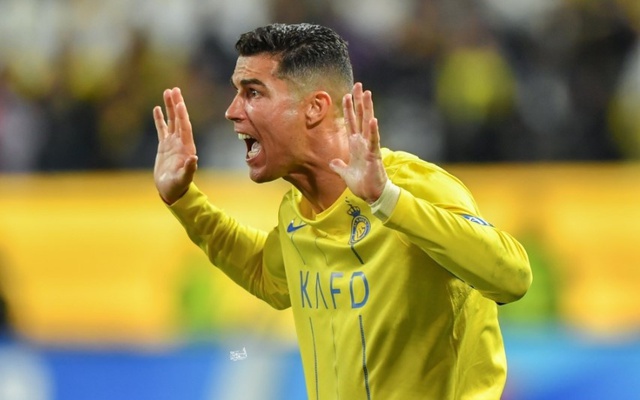 Ronaldo ngồi chơi 15 phút đủ trả tiền phạt ở Saudi Arabia - Ảnh 1