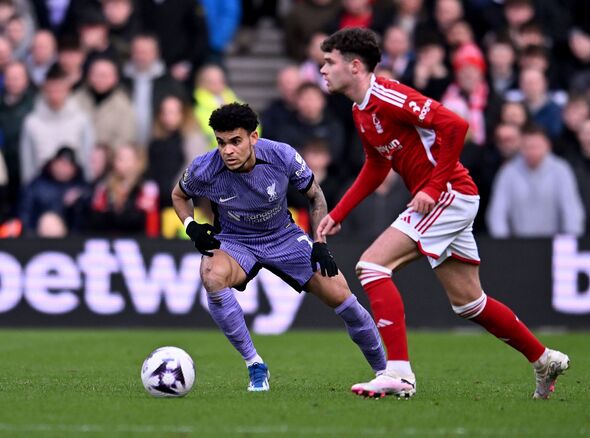 Darwin Nunez ghi bàn phút 90+9, Liverpool thắng nghẹt thở Nottingham Forest - Ảnh 1