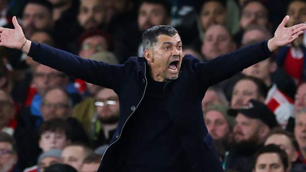HLV Arsenal và Porto cãi vã sau trận đấu - Ảnh 2