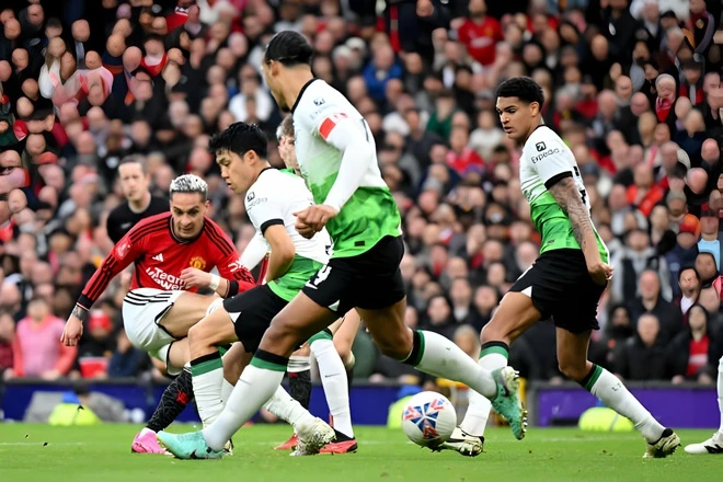 Hạ gục Liverpool vô cùng nghẹt thở, MU lọt vào bán kết FA Cup - Ảnh 2