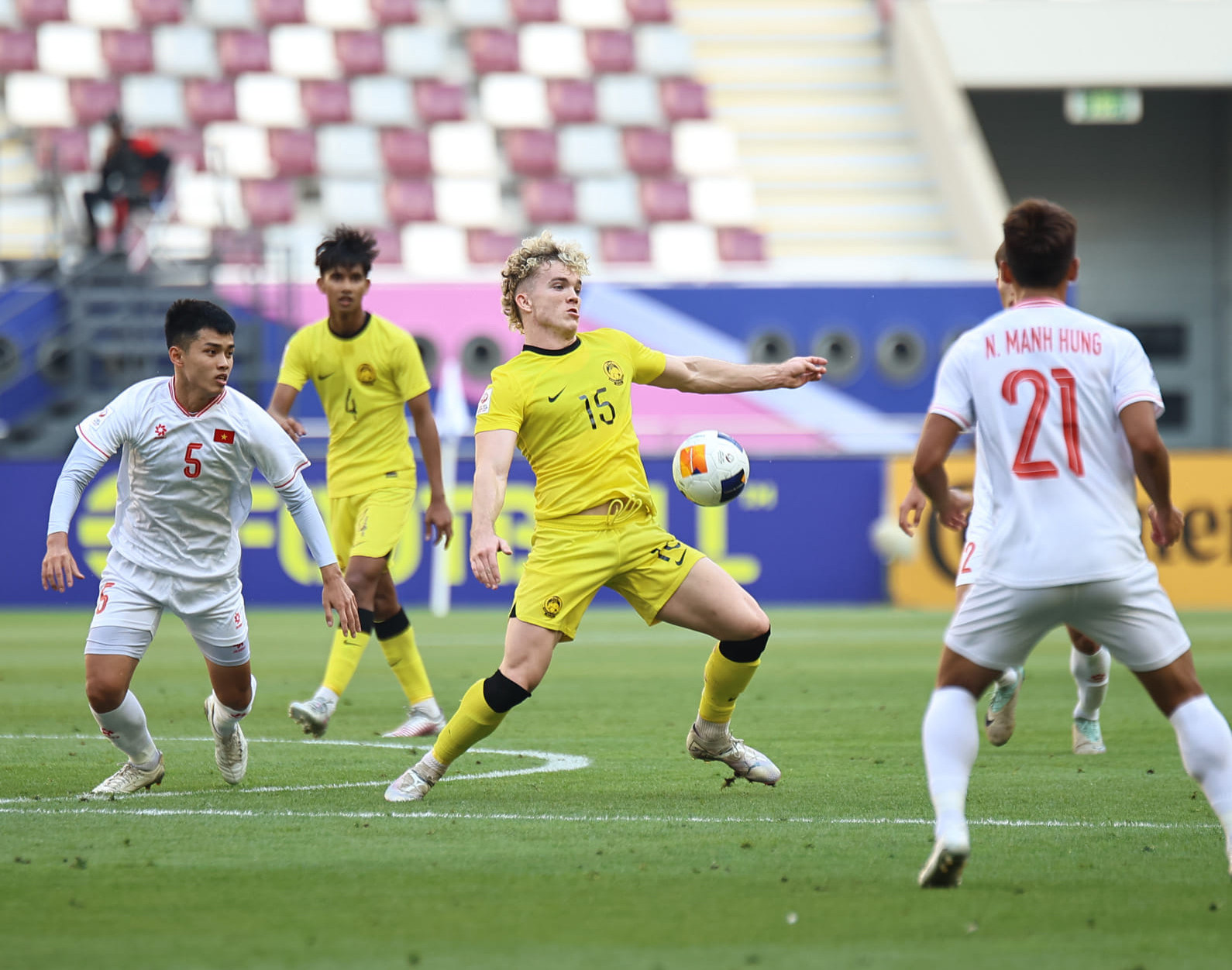 Đánh bại U23 Malaysia, U23 Việt Nam gần như giành vé đi tiếp ở giải U23 châu Á - Ảnh 1
