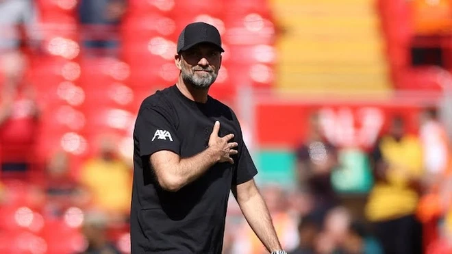 Klopp rơi nước mắt chia tay Liverpool, hát vang tên người kế nhiệm - Ảnh 1