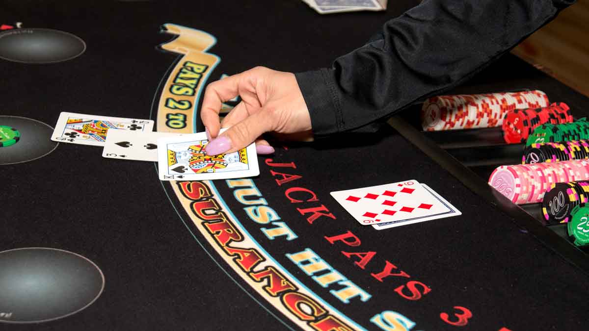 Kinh nghiệm chơi Blackjack: Luật chơi cơ bản & 4 quy tắc vàng của cao thủ top 1 - Ảnh 2