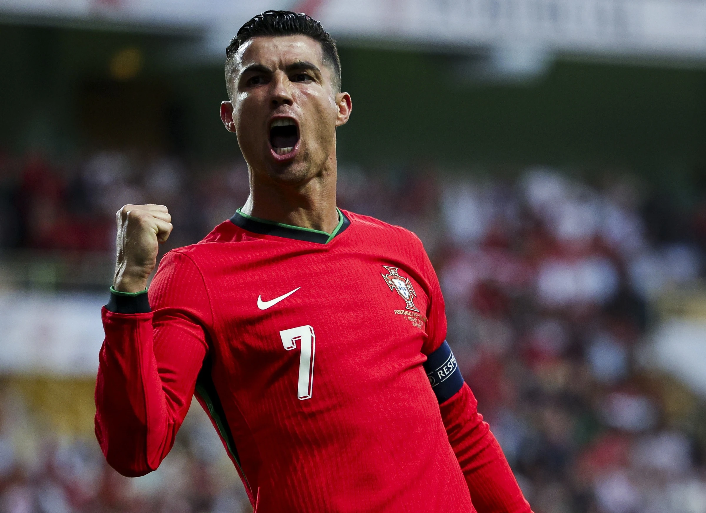 Ronaldo lập cột mốc đặc biệt khi tỏa sáng giúp Bồ Đào Nha chiến thắng - Ảnh 1