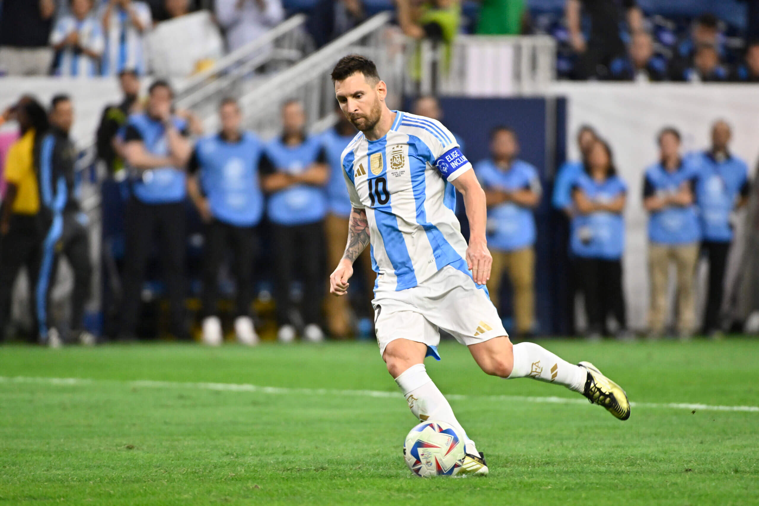 Messi đá hỏng luân lưu, Argentina chật vật vào bán kết Copa America - Ảnh 1