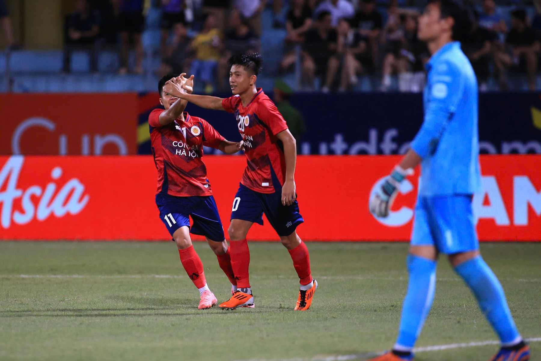 CLB Công an Hà Nội xuất sắc đánh bại Buriram United - Ảnh 1