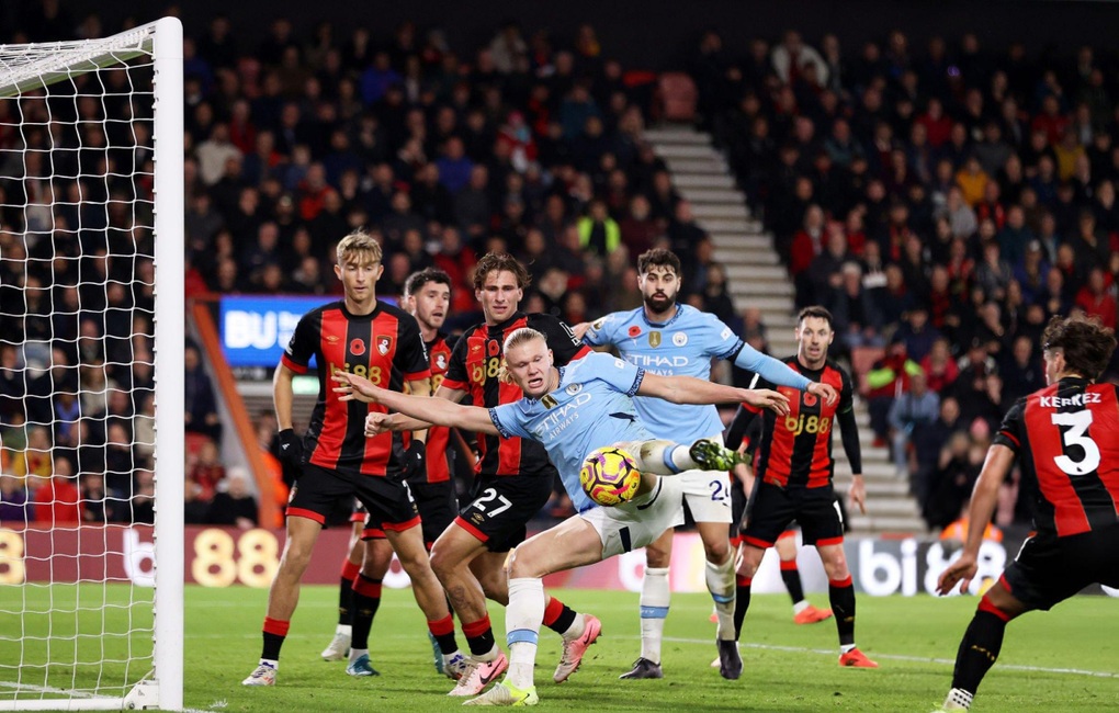 Thua sốc Bournemouth, Man City mất ngôi đầu bảng vào tay Liverpool - Ảnh 1