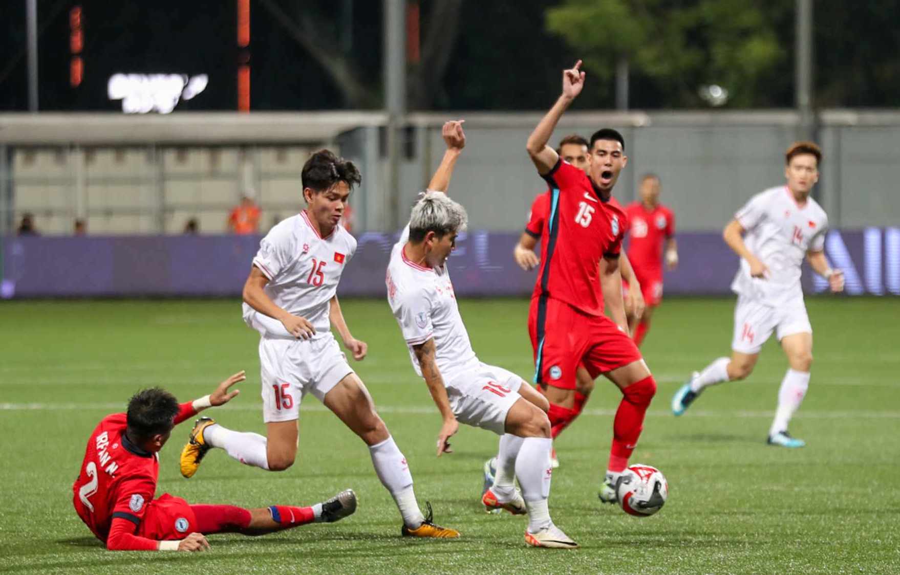 HLV Kim Sang Sik: ‘Tuyển Việt Nam vẫn ở tình thế nguy hiểm’ - Ảnh 1