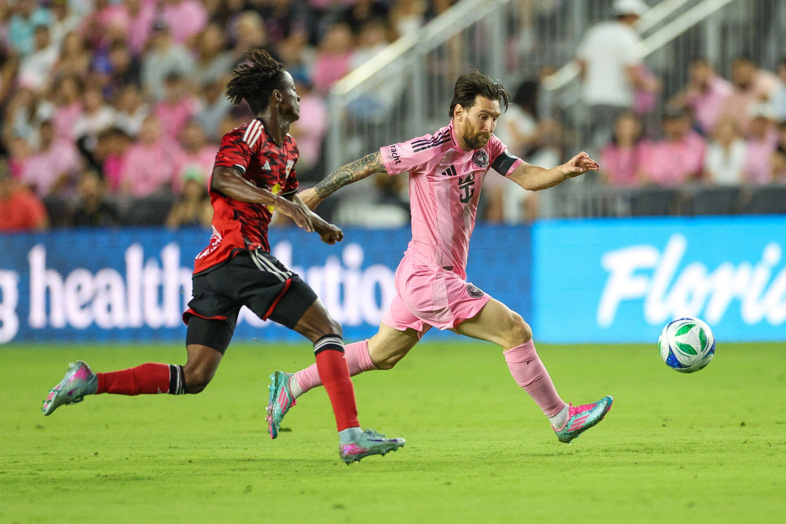 Lionel Messi ghi bàn đẹp mắt, lập kỷ lục ở tuổi 38 - Ảnh 1