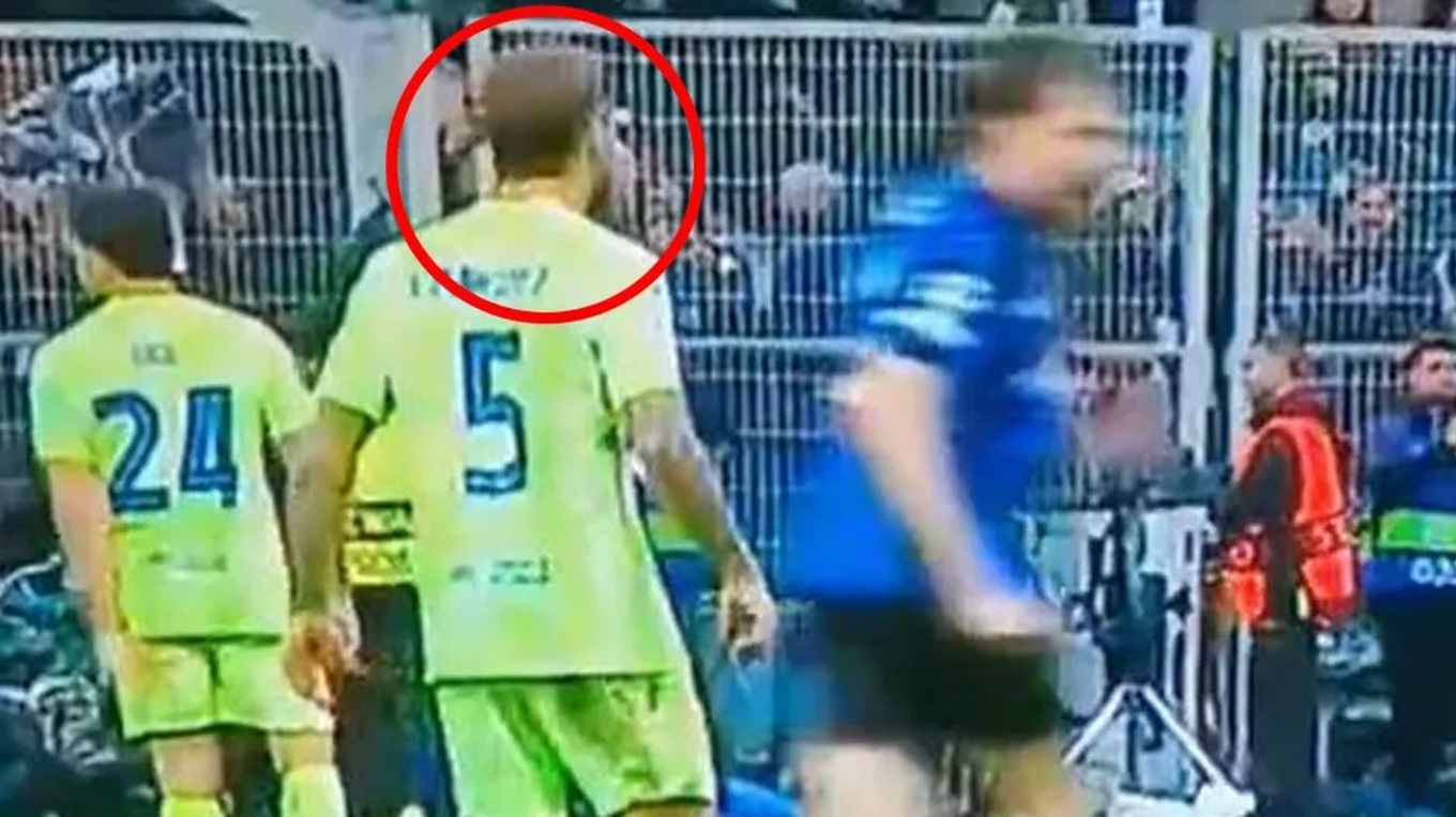 Lý do dẫn tới màn ẩu đả trong trận đấu giữa Inter vs Barcelona - Ảnh 1