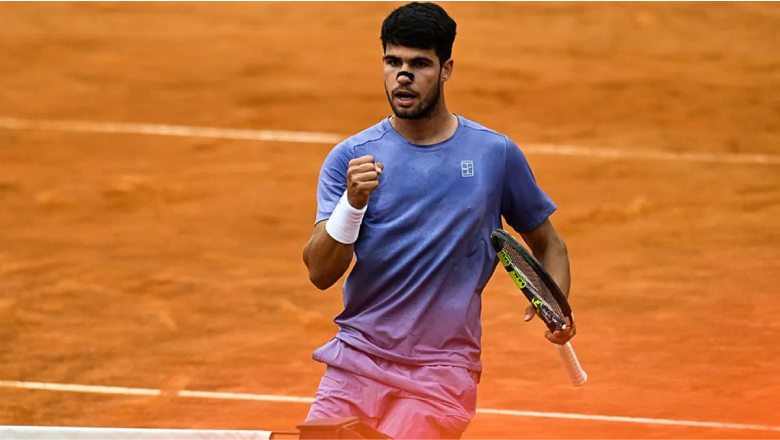 Thắng thuyết phục Draper, Alcaraz lần đầu góp mặt ở bán kết Rome Masters - Ảnh 1