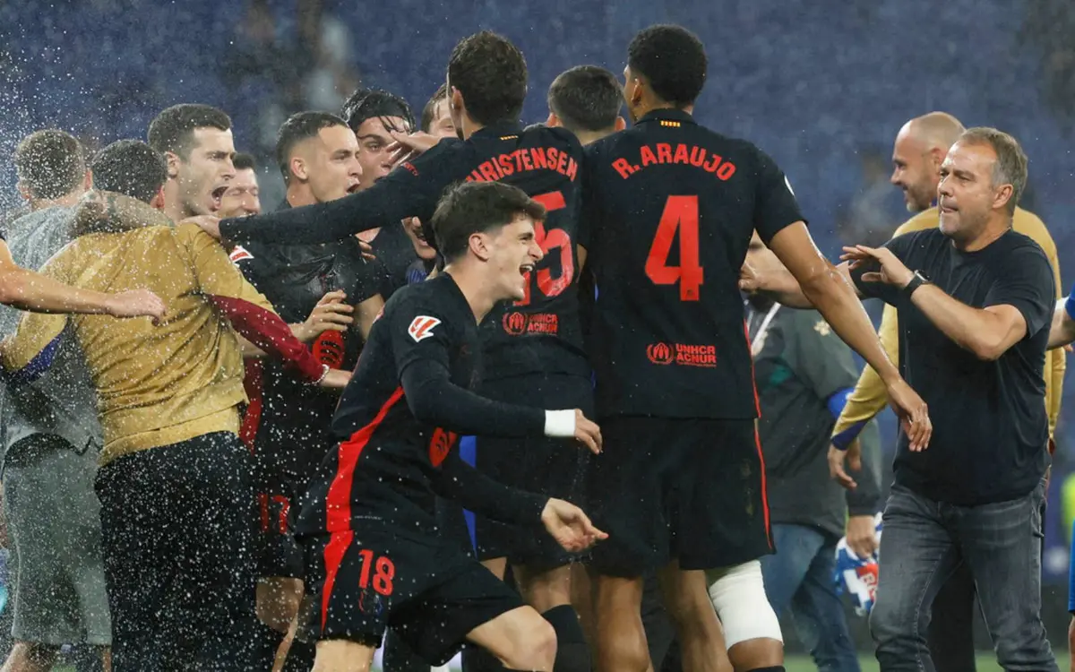 Barcelona kiếm bộn tiền sau khi vô địch La Liga - Ảnh 1