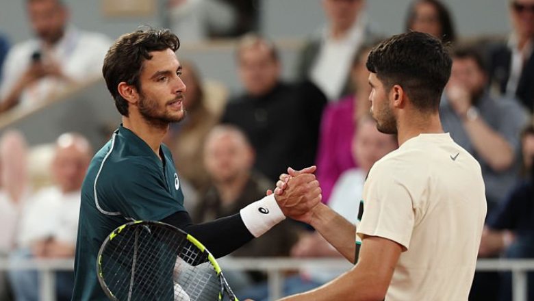 Musetti bỏ cuộc vì chấn thương, Alcaraz vào chung kết Roland Garros 2025 - Ảnh 1