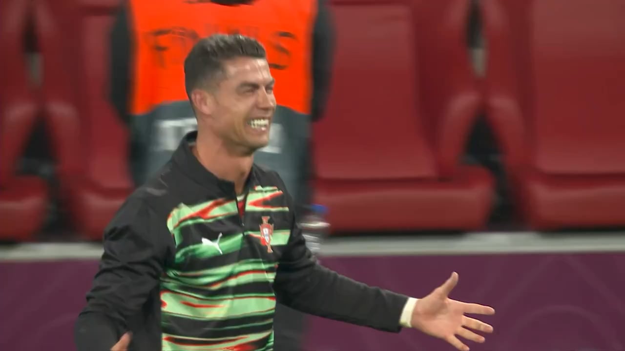 Ronaldo bật khóc, lập hàng loạt kỷ lục sau khi vô địch Nations League - Ảnh 1