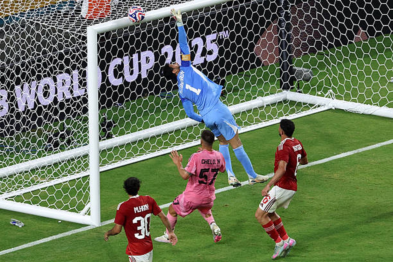 Messi 2 lần sút trúng khung gỗ, Inter Miami bị cầm hòa ở khai mạc FIFA Club World Cup - Ảnh 1