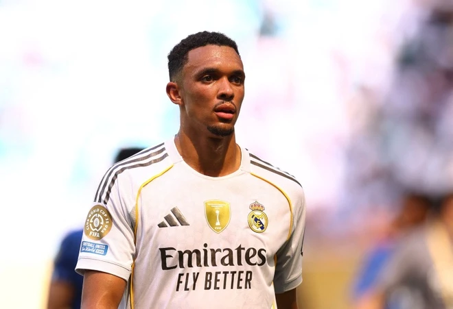 Trent Alexander-Arnold bị chỉ trích vì màn ra mắt tệ hại ở Real Madrid - Ảnh 1