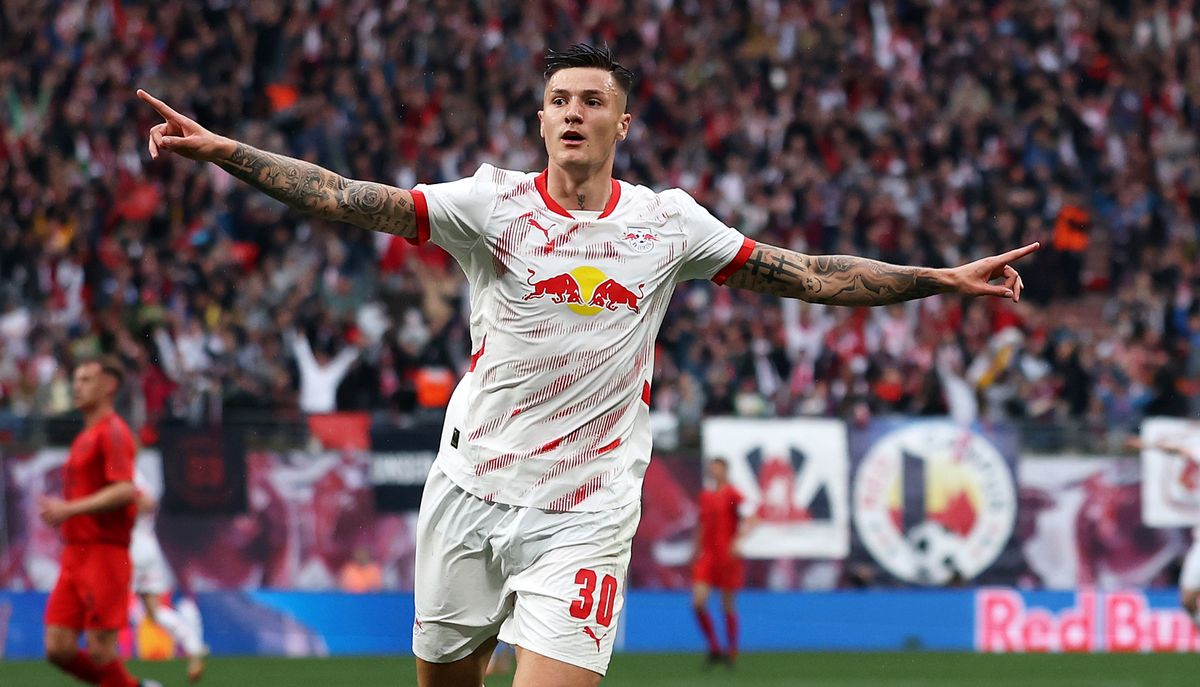 Quân bài bí mật có thể giúp MU chốt xong vụ Benjamin Sesko - Ảnh 1