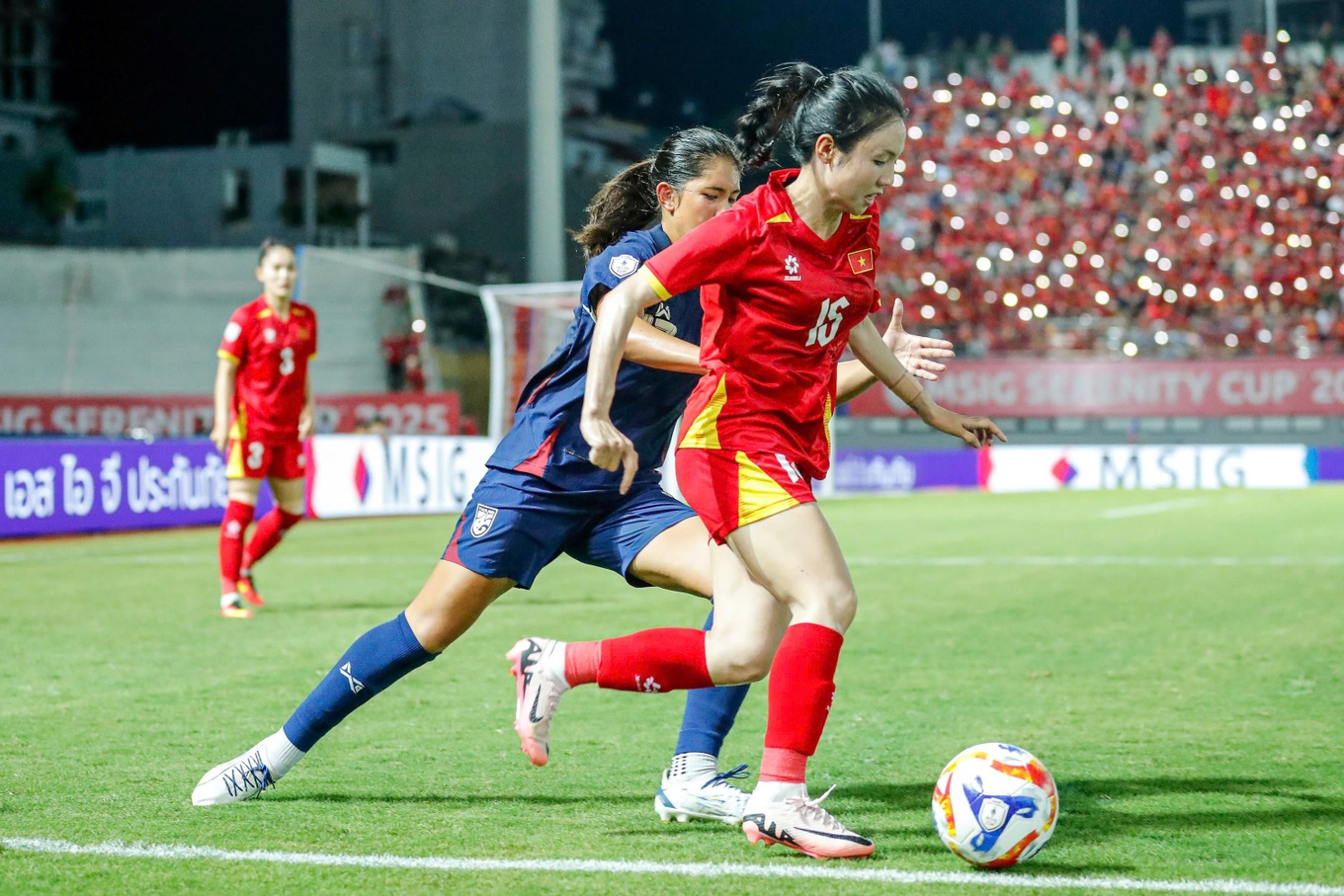 Đánh bại Thái Lan, tuyển nữ Việt Nam giành ngôi đầu bảng - Ảnh 1