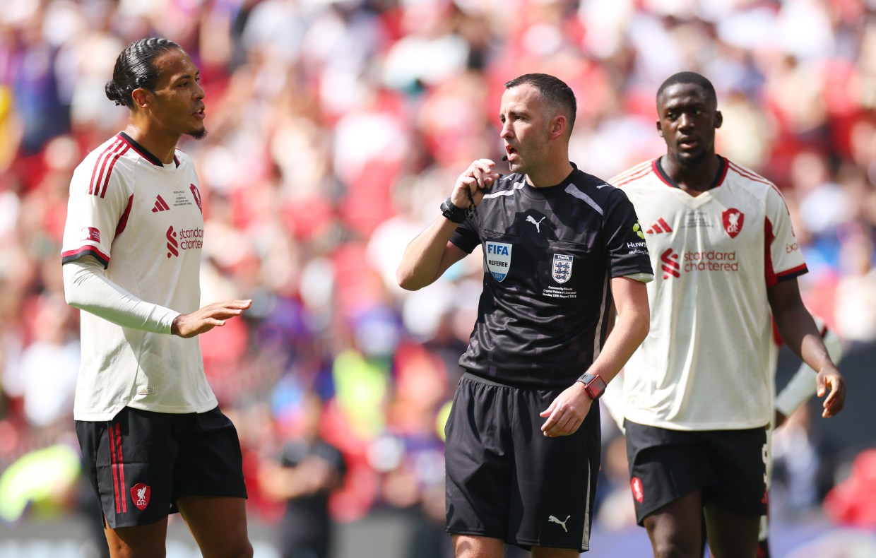 Những điều luật mới được áp dụng ở giải Ngoại hạng Anh mùa này - Ảnh 1