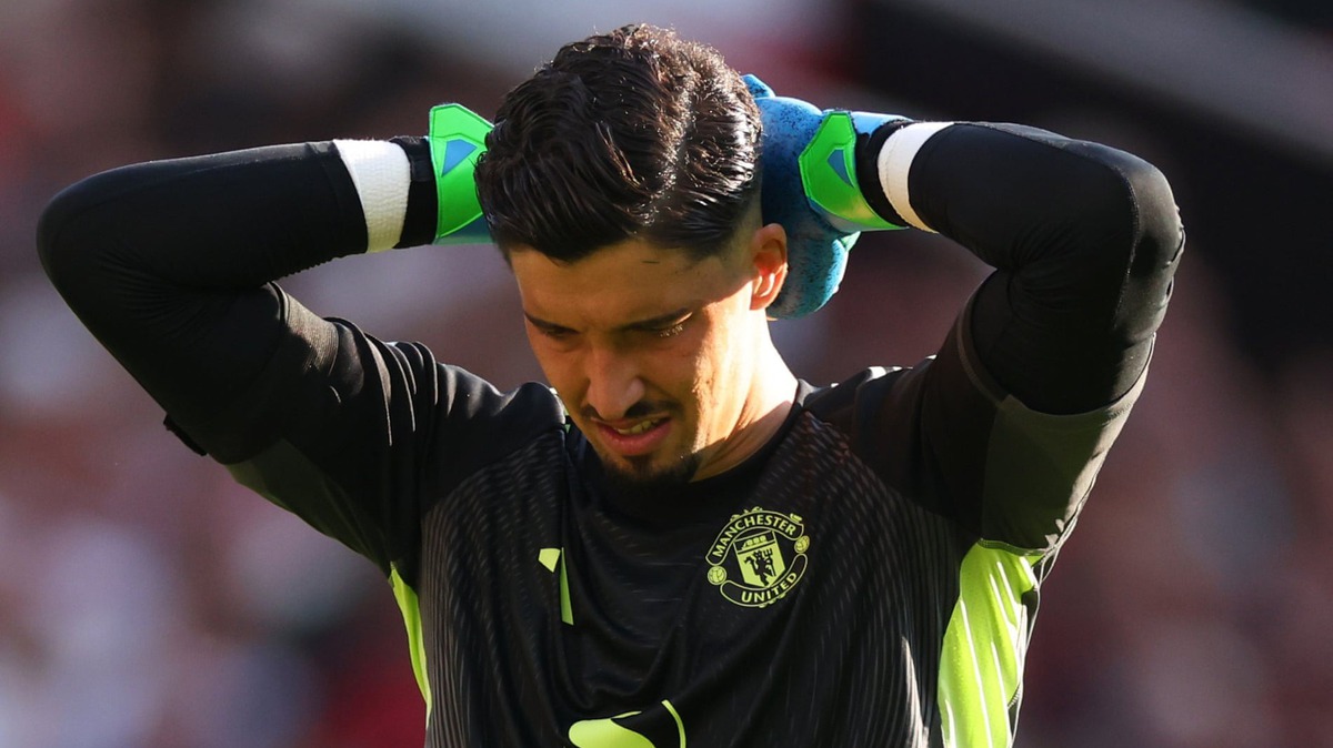 MU trả giá vì phớt lờ vị trí thủ môn - Ảnh 1