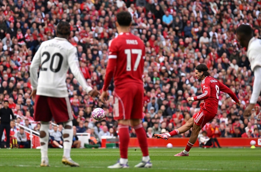 Liverpool hạ gục Arsenal bằng siêu phẩm sút phạt - Ảnh 1