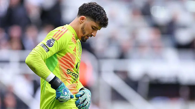 HLV Amoirm xác nhận Altay Bayindir bắt chính ở trận gặp Man City - Ảnh 1